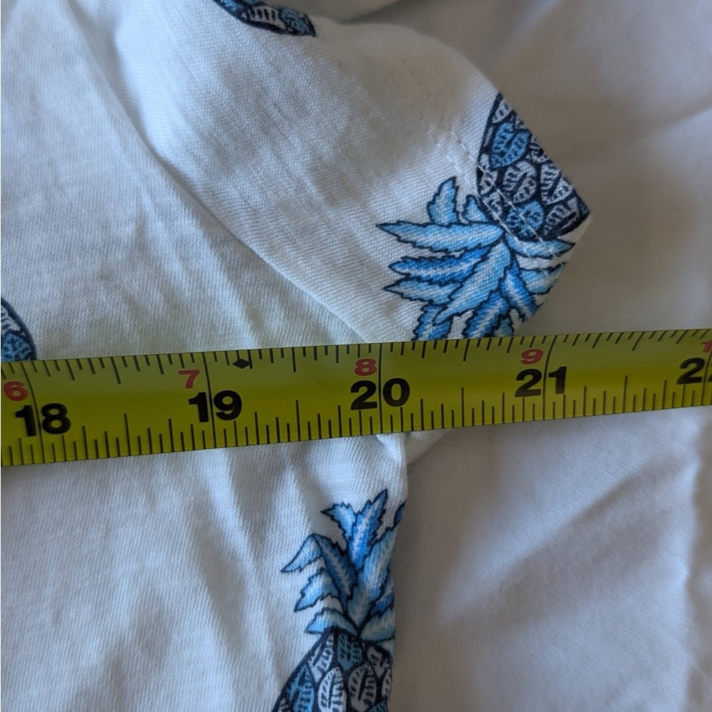 Women’s white tee w/ pineapples Size XL - Picture 5 of 10